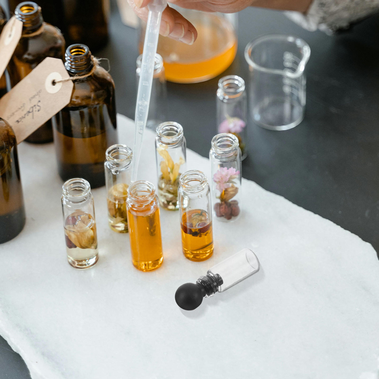 Perfume Refill Bottle - 150 Stück Glas-Parfümprobenfläschchen mit Mini-Kugelverschluss, nachfüllbare,